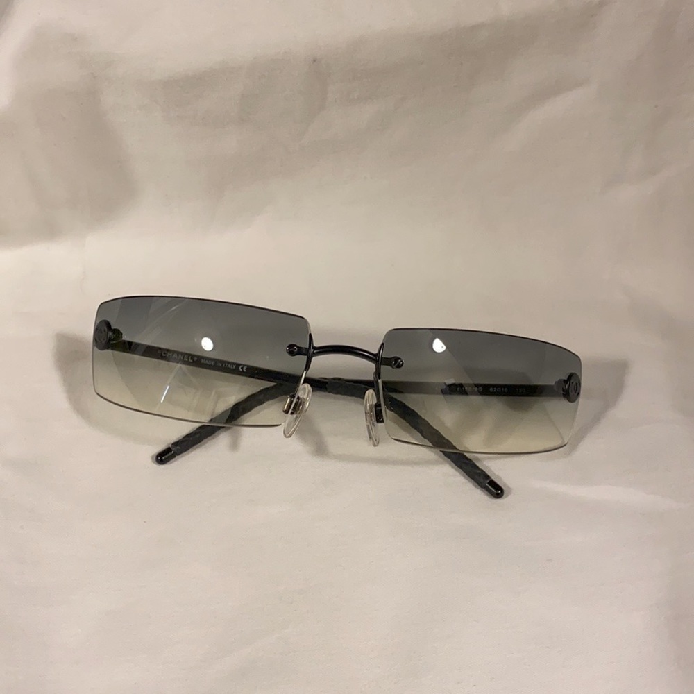 RARE- VINTAGE RIMLESS CHANEL GLASSES